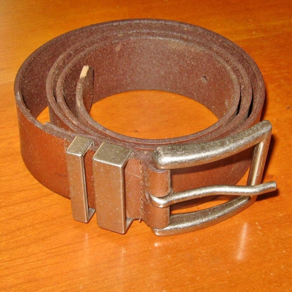 Levi's Brown Leather Belt Size 36 w Metal Buckle  11LV02BZ Made in India